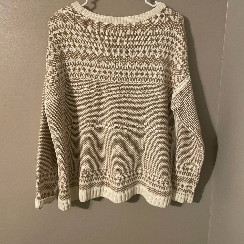 Old Navy Textured Knit Sweater in Cream and Tan - Picture 2 of 3